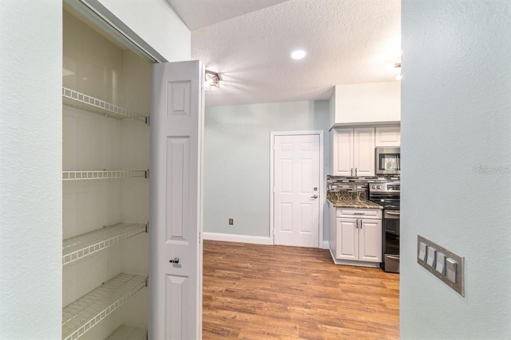 For Sale: $239,900 (2 beds, 2 baths, 1281 Square Feet)