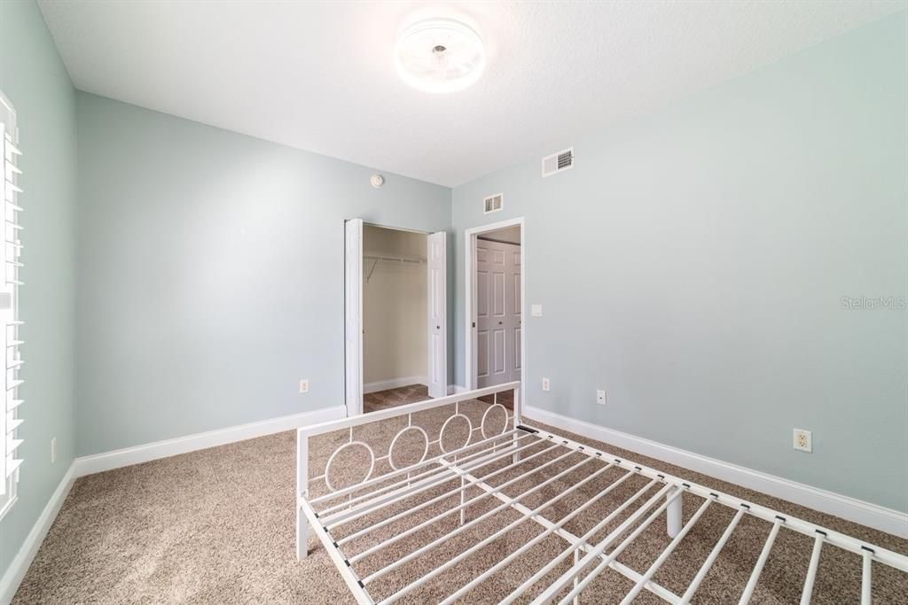 For Sale: $239,900 (2 beds, 2 baths, 1281 Square Feet)
