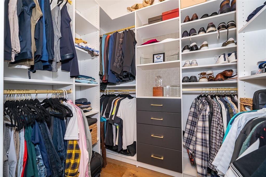 En Venta: $2,749,900 (4 camas, 4 baños, 3823 Pies cuadrados)