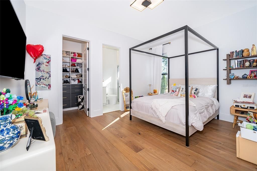 En Venta: $2,749,900 (4 camas, 4 baños, 3823 Pies cuadrados)