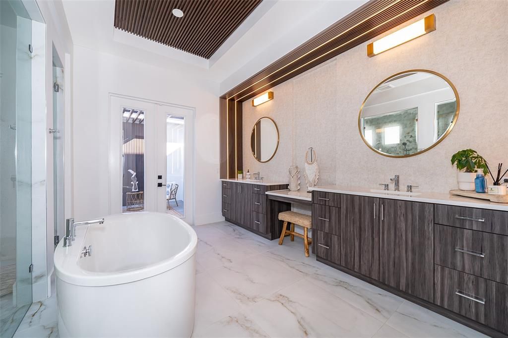 En Venta: $2,749,900 (4 camas, 4 baños, 3823 Pies cuadrados)