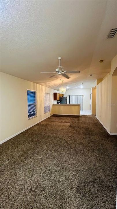 合同活跃: $325,000 (3 贝兹, 2 浴室, 1280 平方英尺)