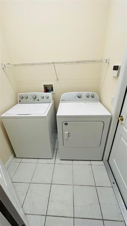 合同活跃: $325,000 (3 贝兹, 2 浴室, 1280 平方英尺)