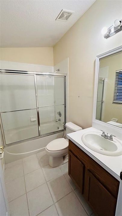 合同活跃: $325,000 (3 贝兹, 2 浴室, 1280 平方英尺)