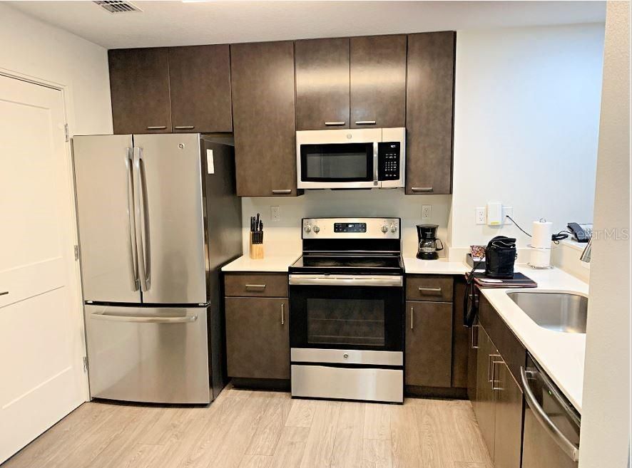 En Venta: $399,900 (3 camas, 2 baños, 1396 Pies cuadrados)