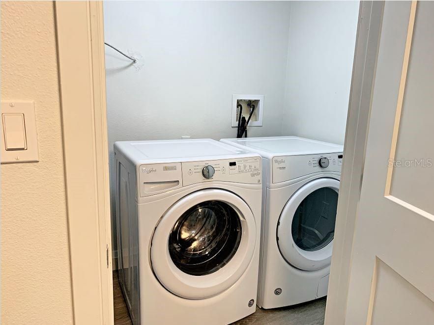 En Venta: $399,900 (3 camas, 2 baños, 1396 Pies cuadrados)