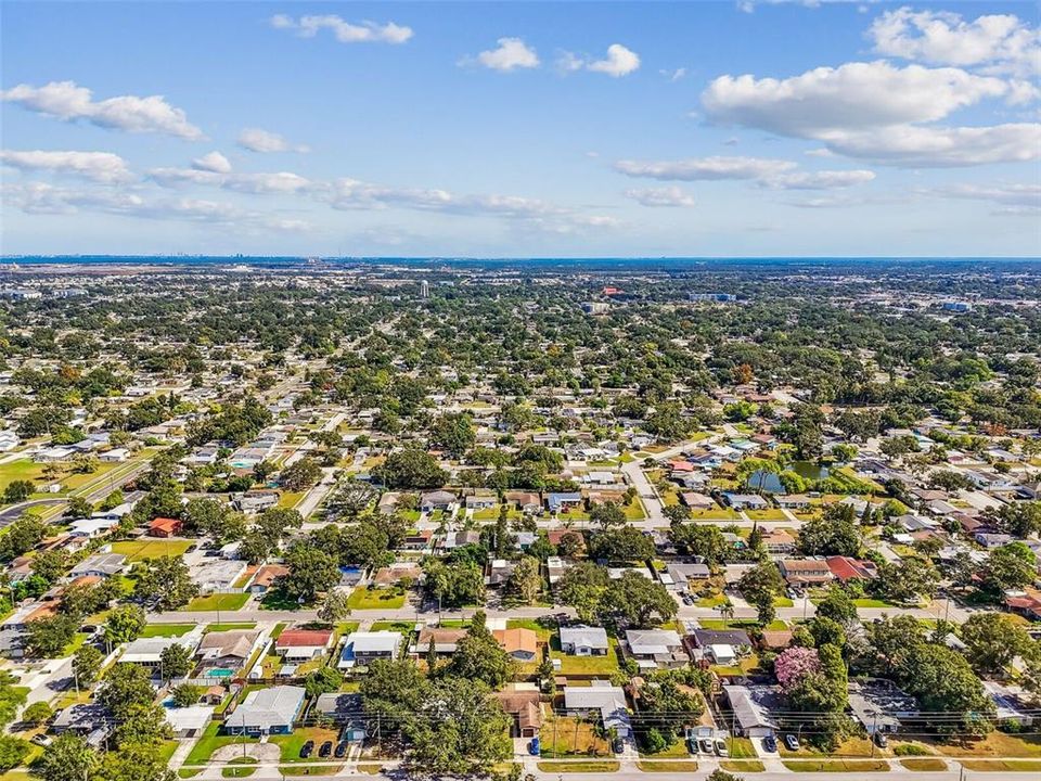 合同活跃: $329,000 (3 贝兹, 2 浴室, 1032 平方英尺)