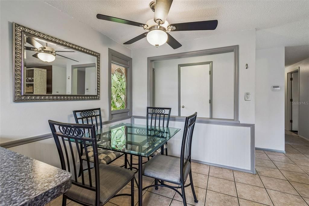 合同活跃: $329,000 (3 贝兹, 2 浴室, 1032 平方英尺)