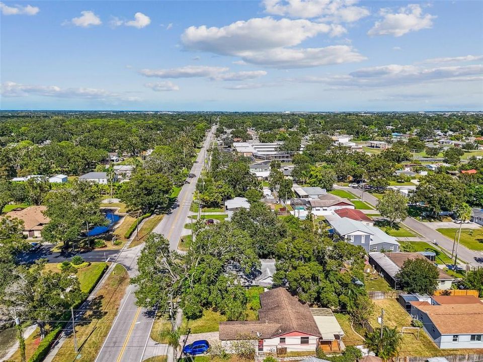 合同活跃: $329,000 (3 贝兹, 2 浴室, 1032 平方英尺)