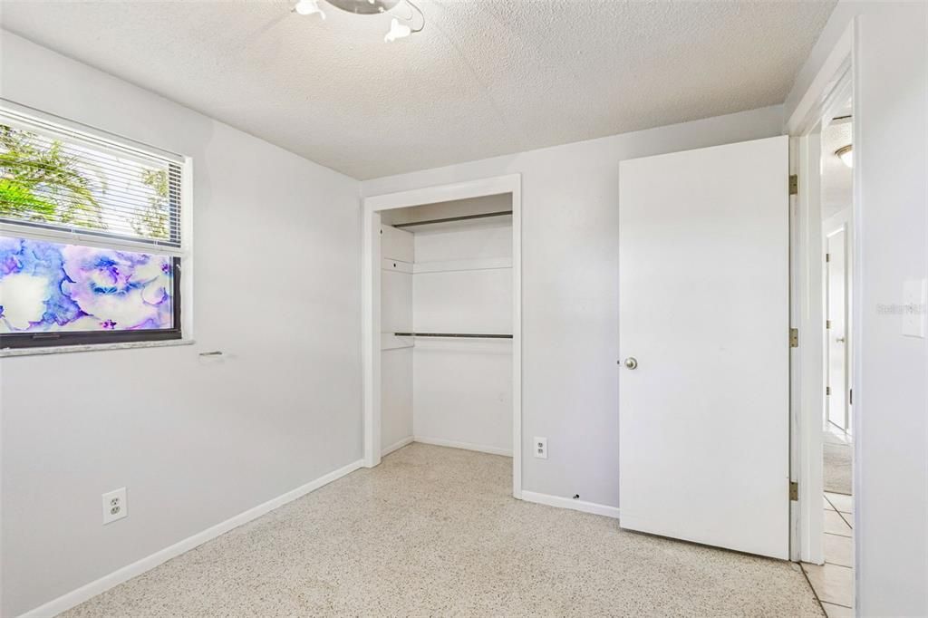 合同活跃: $329,000 (3 贝兹, 2 浴室, 1032 平方英尺)