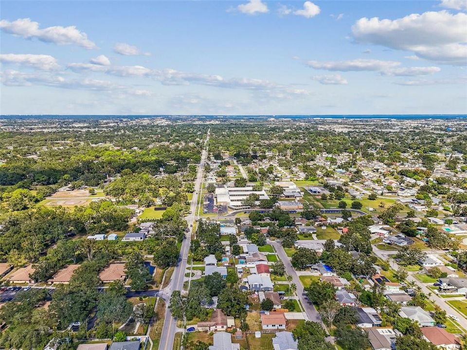 合同活跃: $329,000 (3 贝兹, 2 浴室, 1032 平方英尺)