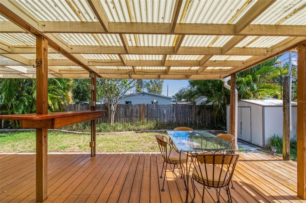 合同活跃: $329,000 (3 贝兹, 2 浴室, 1032 平方英尺)