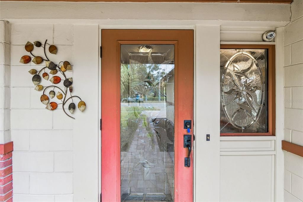 合同活跃: $329,000 (3 贝兹, 2 浴室, 1032 平方英尺)