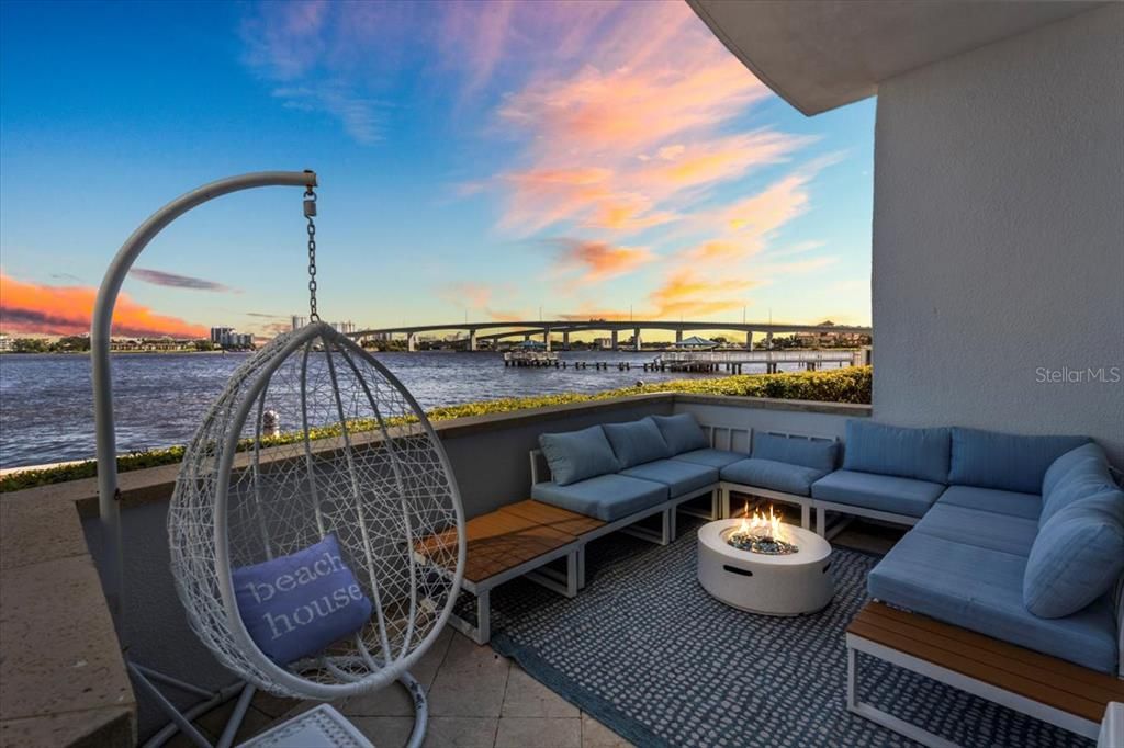 На продажу: $725,000 (3 спален, 3 ванн, 2239 Квадратных фут)