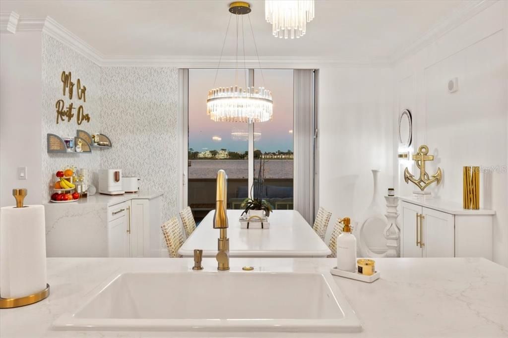 На продажу: $725,000 (3 спален, 3 ванн, 2239 Квадратных фут)