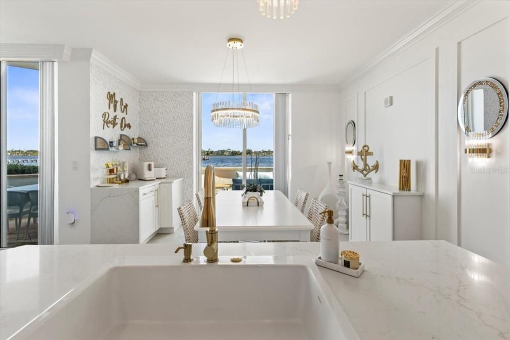 На продажу: $725,000 (3 спален, 3 ванн, 2239 Квадратных фут)