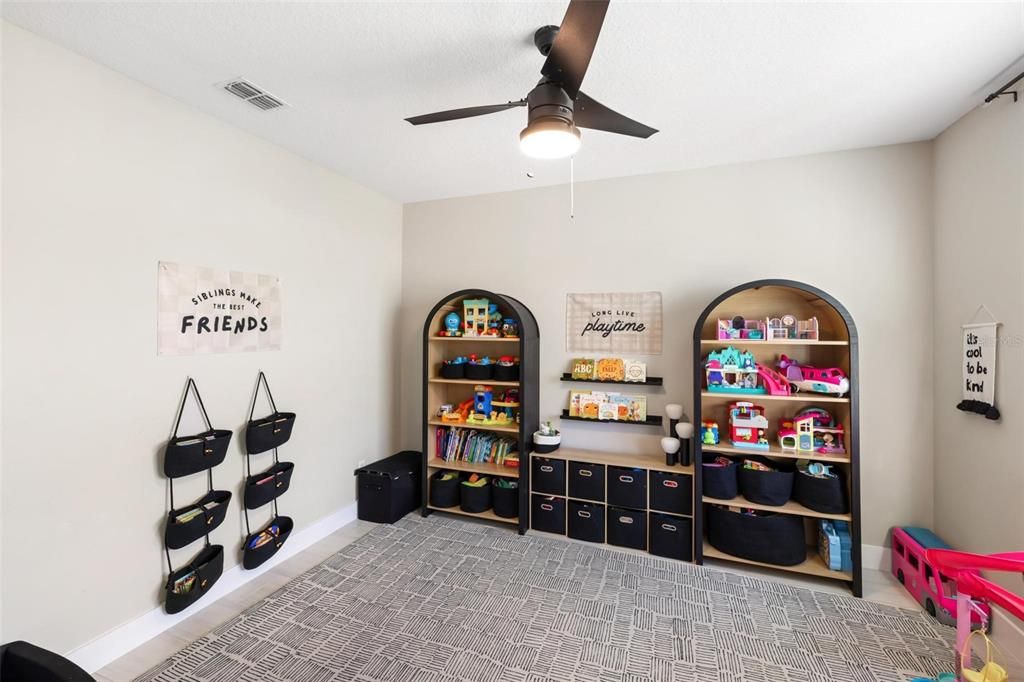 For Sale: $814,900 (5 beds, 3 baths, 3000 Square Feet)