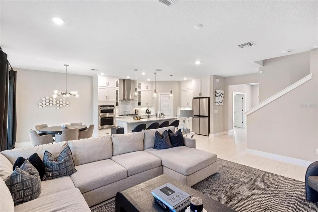 For Sale: $814,900 (5 beds, 3 baths, 3000 Square Feet)