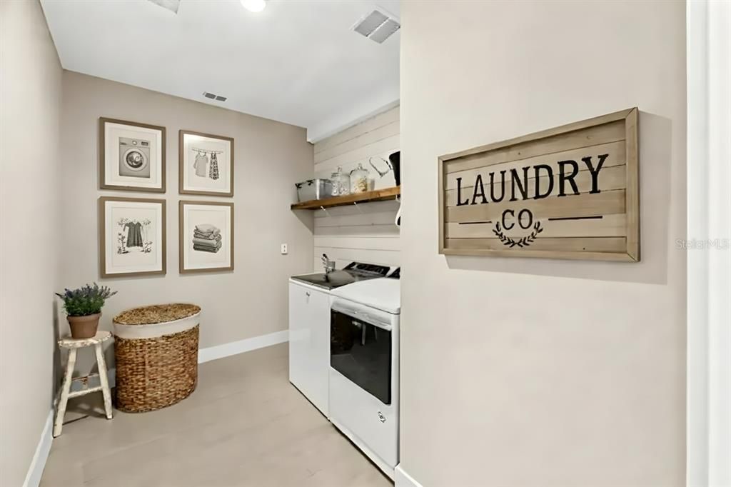 For Sale: $814,900 (5 beds, 3 baths, 3000 Square Feet)