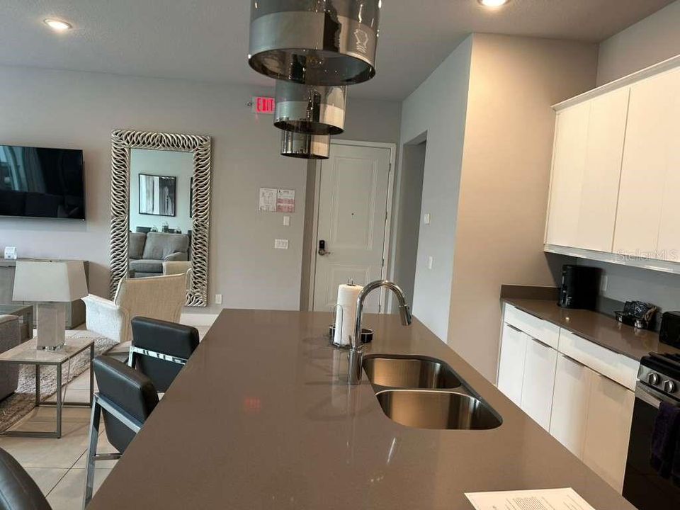 В аренду: $2,750 (4 спален, 3 ванн, 1750 Квадратных фут)