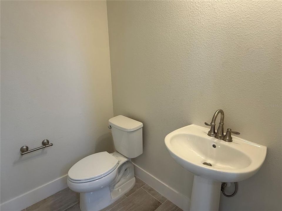 Под контрактом: $1,233,110 (4 спален, 3 ванн, 3098 Квадратных фут)