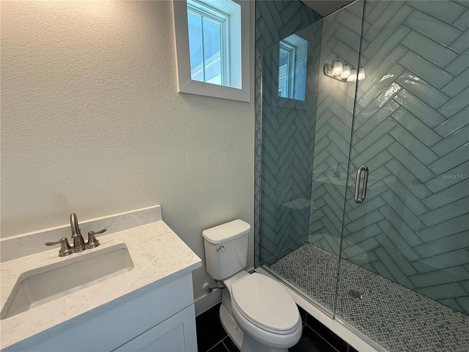 Под контрактом: $1,233,110 (4 спален, 3 ванн, 3098 Квадратных фут)