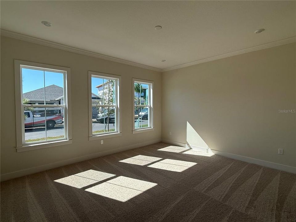 Под контрактом: $1,233,110 (4 спален, 3 ванн, 3098 Квадратных фут)