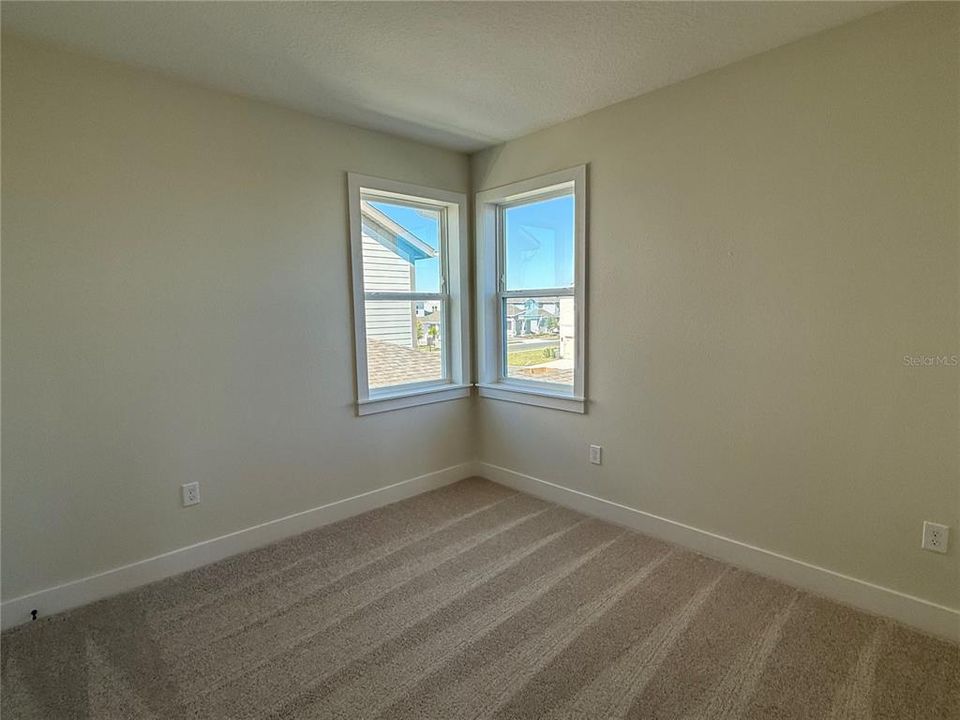 Под контрактом: $1,233,110 (4 спален, 3 ванн, 3098 Квадратных фут)