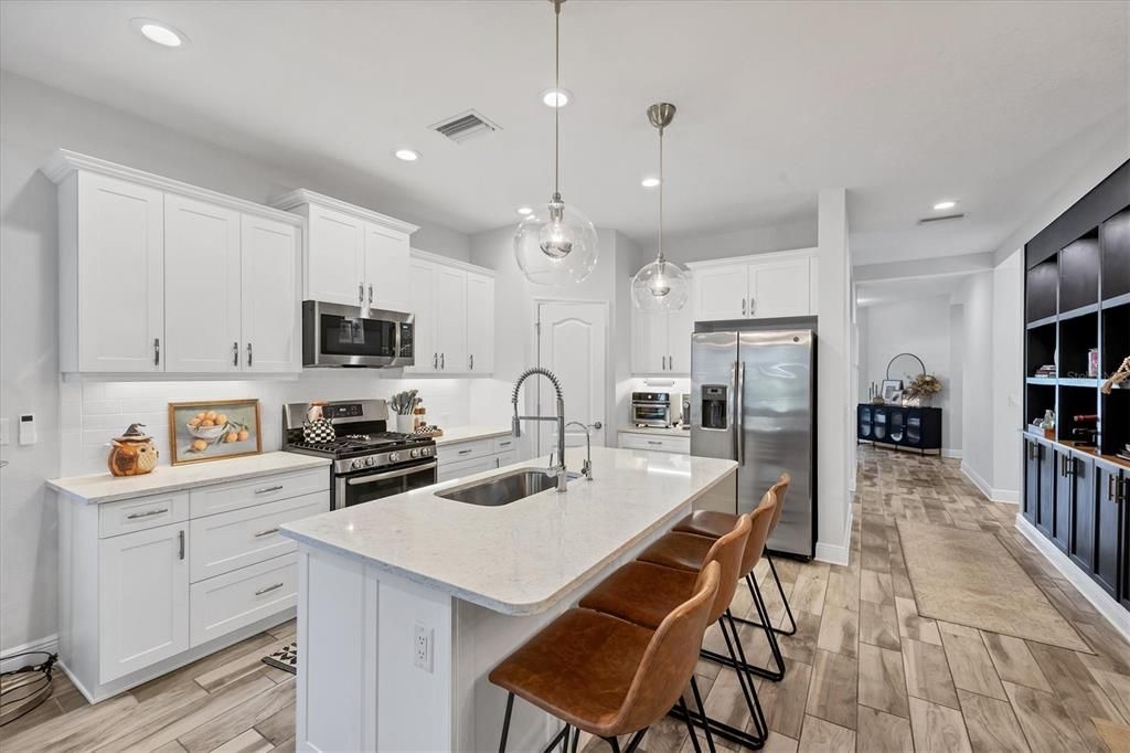 Active With Contract: $419,000 (3 beds, 2 baths, 1766 Square Feet)
