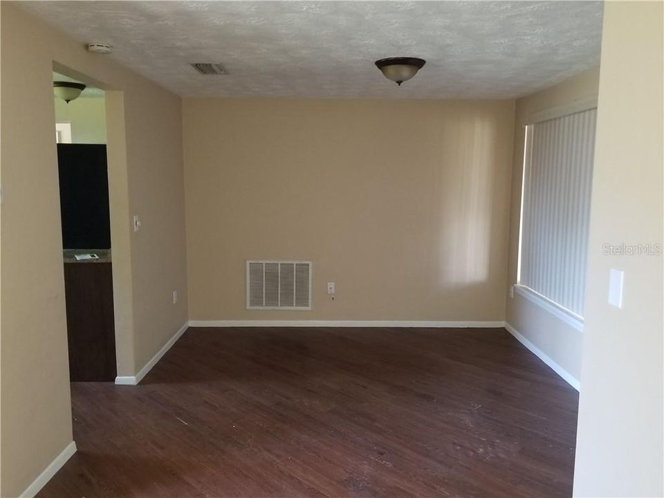 For Rent: $1,695 (3 beds, 2 baths, 1269 Square Feet)