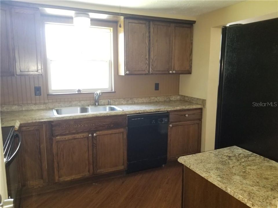 For Rent: $1,695 (3 beds, 2 baths, 1269 Square Feet)
