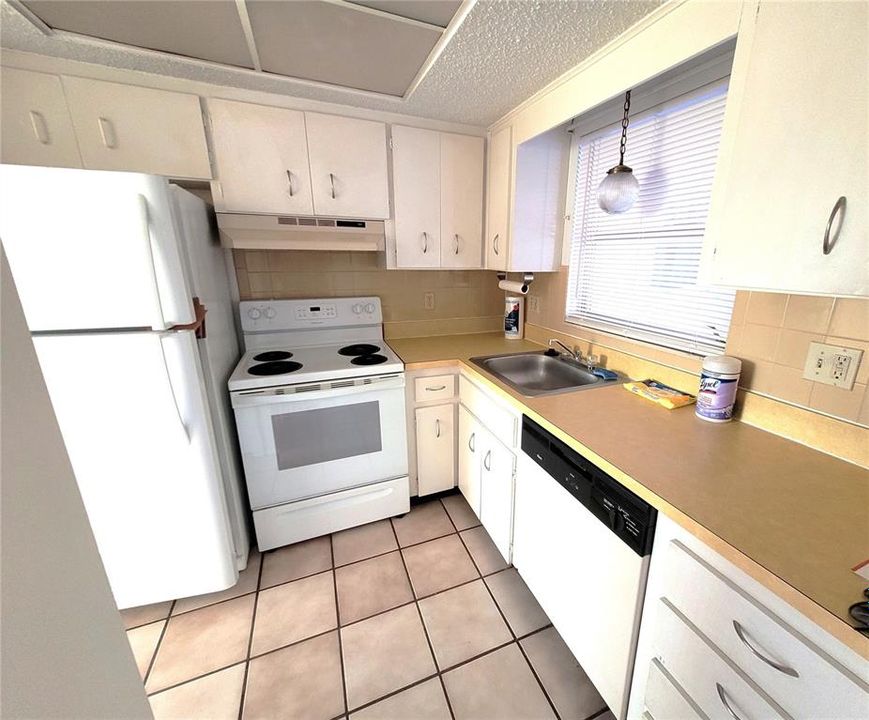 For Rent: $1,495 (2 beds, 1 baths, 1050 Square Feet)