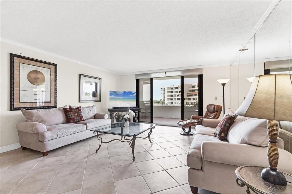 待售: $1,275,000 (3 贝兹, 3 浴室, 1897 平方英尺)