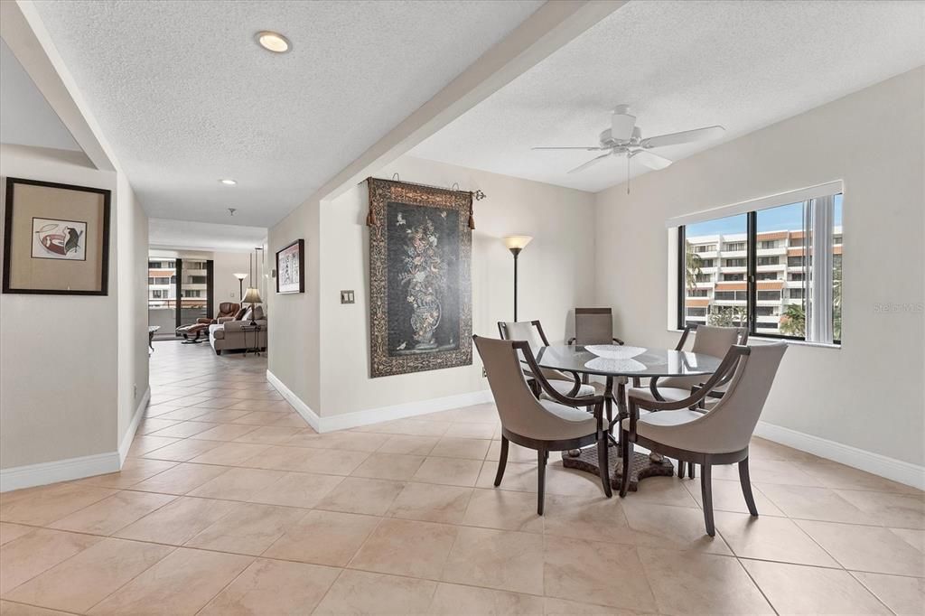 待售: $1,275,000 (3 贝兹, 3 浴室, 1897 平方英尺)