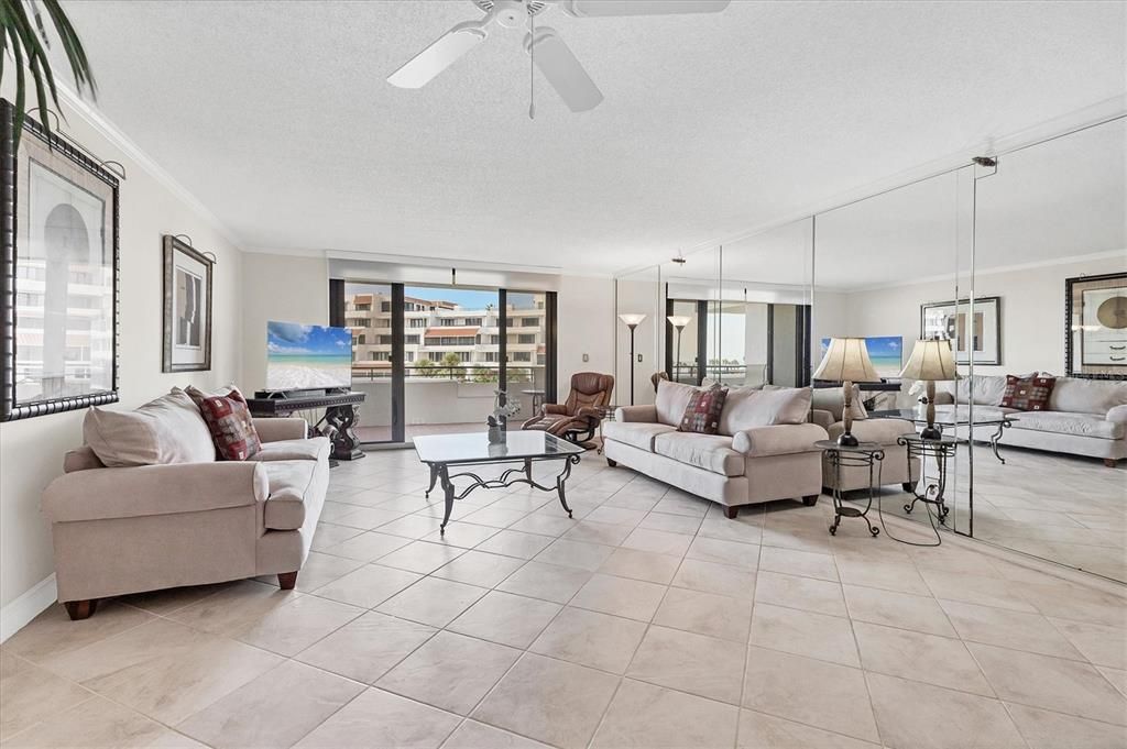 待售: $1,275,000 (3 贝兹, 3 浴室, 1897 平方英尺)