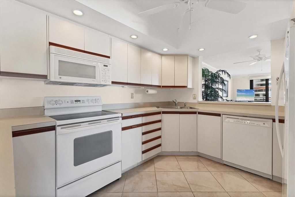 待售: $1,275,000 (3 贝兹, 3 浴室, 1897 平方英尺)