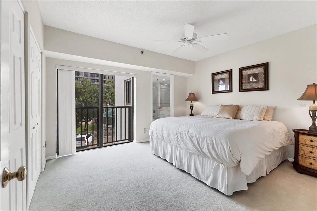 待售: $1,275,000 (3 贝兹, 3 浴室, 1897 平方英尺)