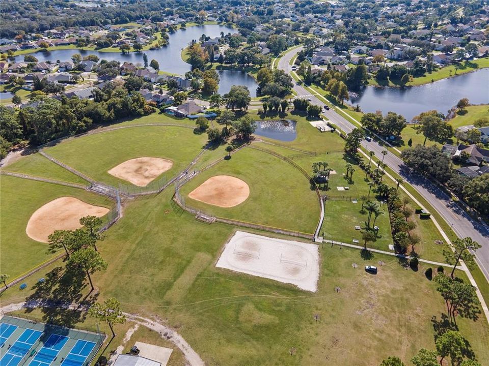 合同活跃: $450,000 (3 贝兹, 2 浴室, 2082 平方英尺)