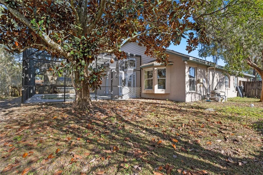 合同活跃: $450,000 (3 贝兹, 2 浴室, 2082 平方英尺)