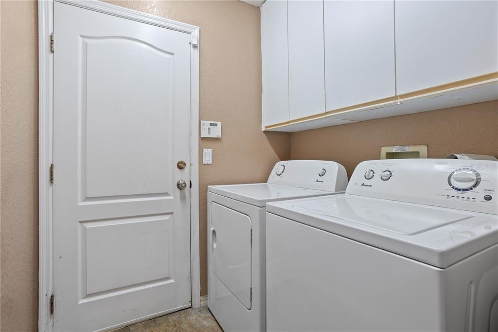 合同活跃: $450,000 (3 贝兹, 2 浴室, 2082 平方英尺)