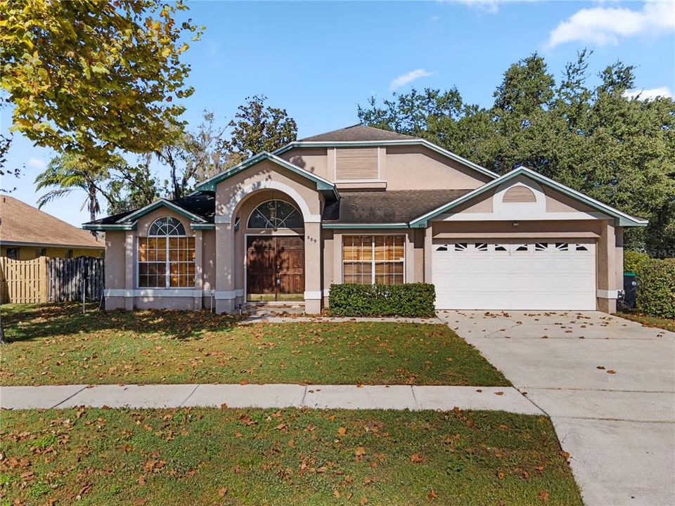 合同活跃: $450,000 (3 贝兹, 2 浴室, 2082 平方英尺)