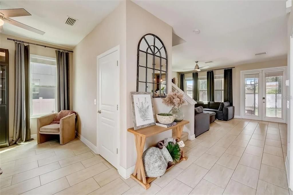 出租: $3,500 (3 贝兹, 2 浴室, 1998 平方英尺)