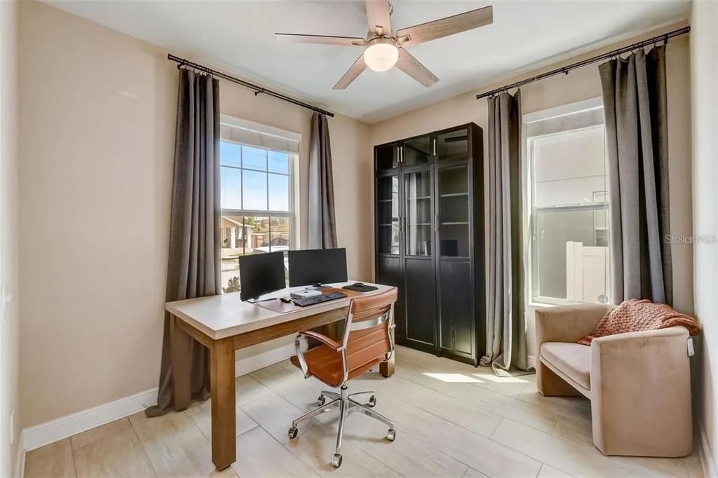 出租: $3,500 (3 贝兹, 2 浴室, 1998 平方英尺)