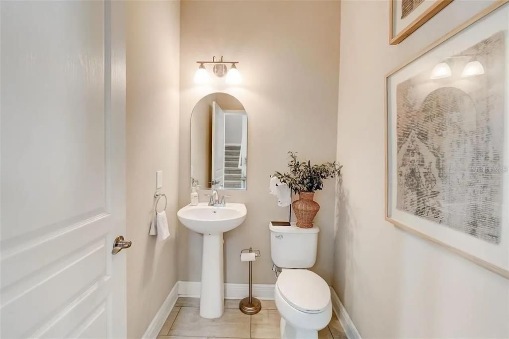 出租: $3,500 (3 贝兹, 2 浴室, 1998 平方英尺)