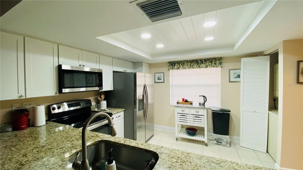 For Rent: $2,395 (2 beds, 2 baths, 1148 Square Feet)