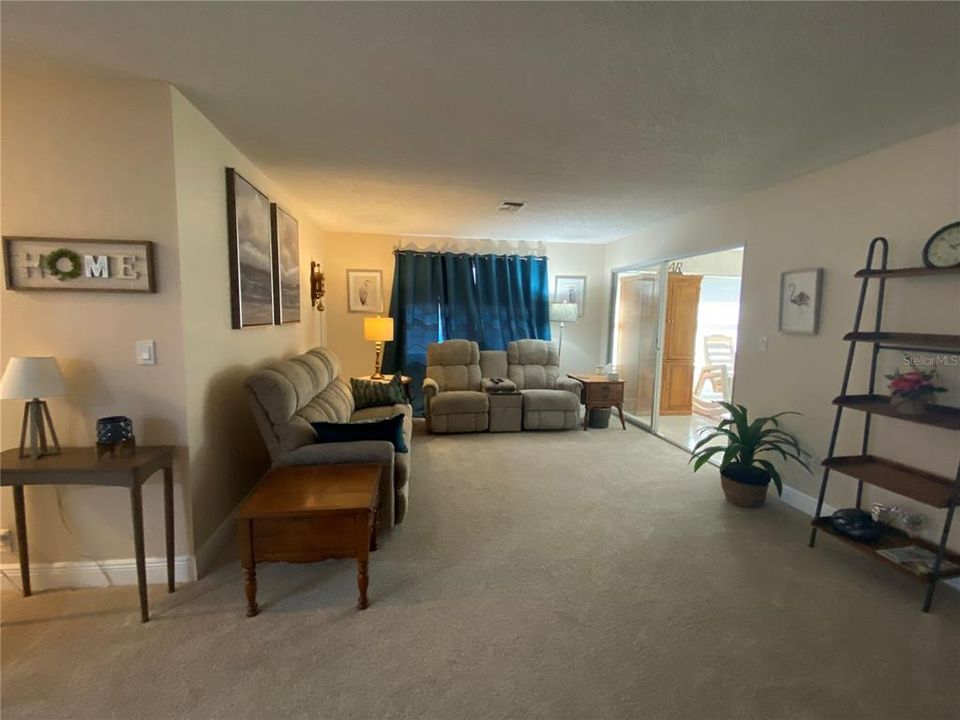 For Rent: $2,395 (2 beds, 2 baths, 1148 Square Feet)