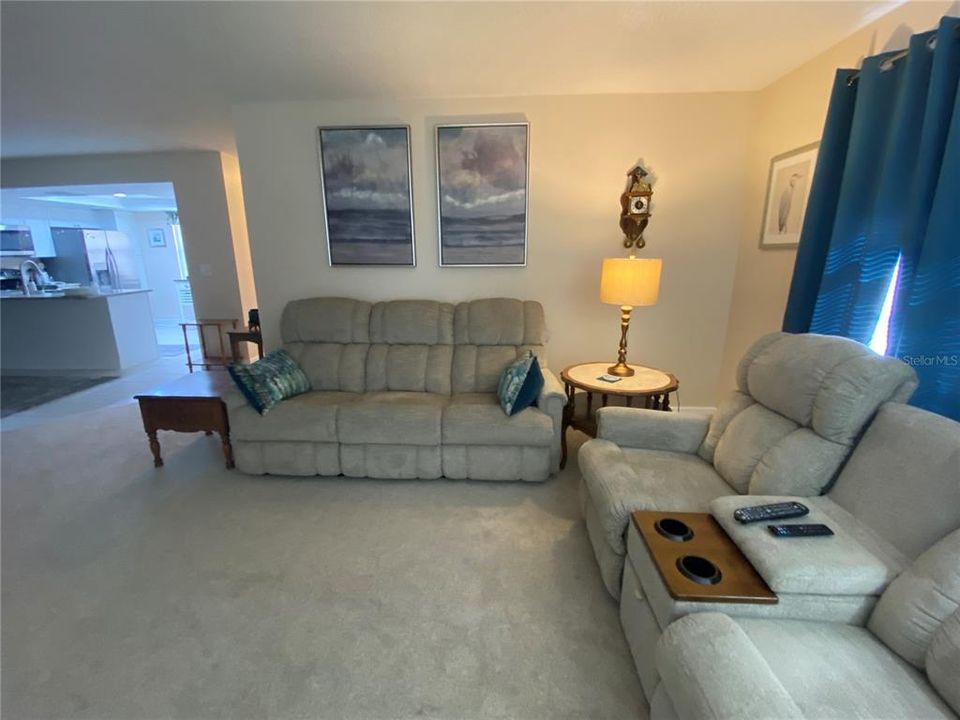 For Rent: $2,395 (2 beds, 2 baths, 1148 Square Feet)