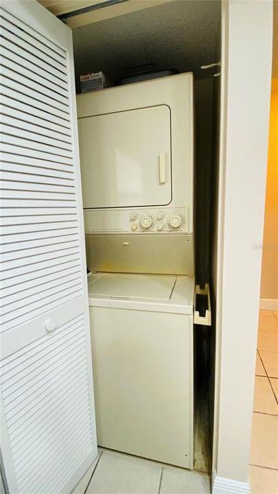 For Rent: $2,395 (2 beds, 2 baths, 1148 Square Feet)