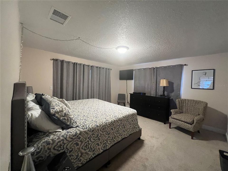 For Rent: $2,395 (2 beds, 2 baths, 1148 Square Feet)