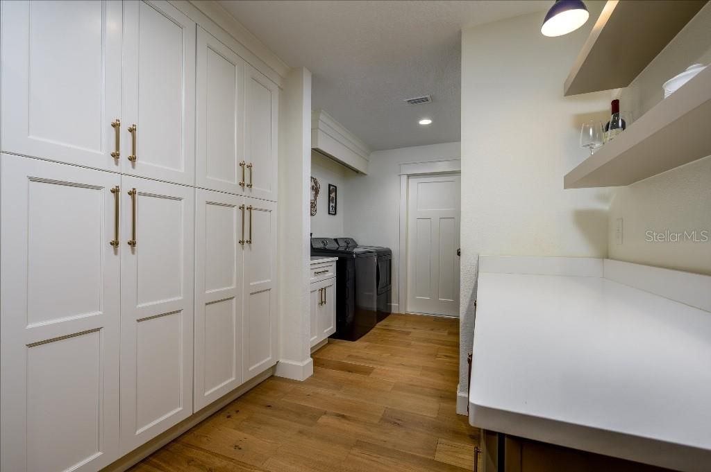 For Sale: $685,000 (3 beds, 3 baths, 2000 Square Feet)